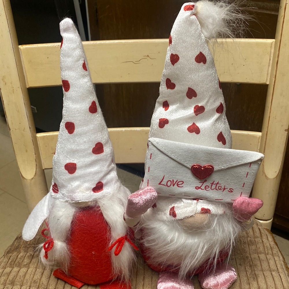Trio gnome valentines Day love letters